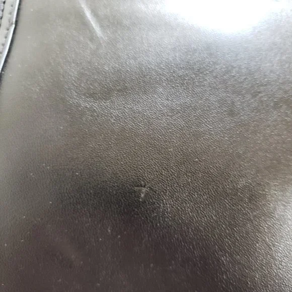 Designer Parfums GIVENCHY Black patent leather tote bag - Picture 10 of 11